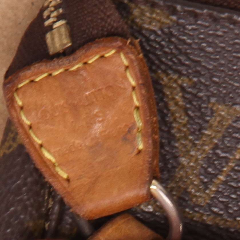 Sac/pochette Louis Vuitton   en toile et cuir - Detail D2