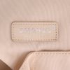 Bolso de mano Chanel   en lona roja y blanca - Detail D2 thumbnail