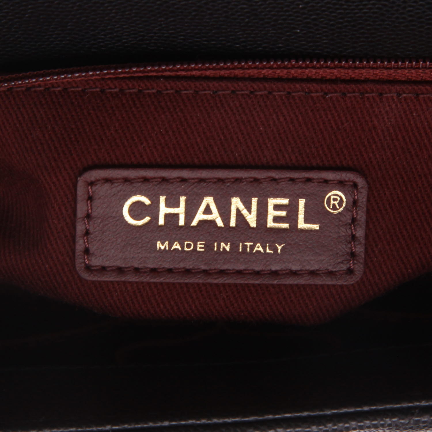 Bolso bandolera Chanel  Coco Handle mini  en cuero granulado acolchado negro - Detail D2