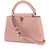 Bolso bandolera Louis Vuitton  Capucines BB en cuero granulado rosa - 00pp thumbnail