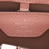 Sac bandoulière Louis Vuitton  Capucines BB en cuir grainé rose - Detail D2 thumbnail