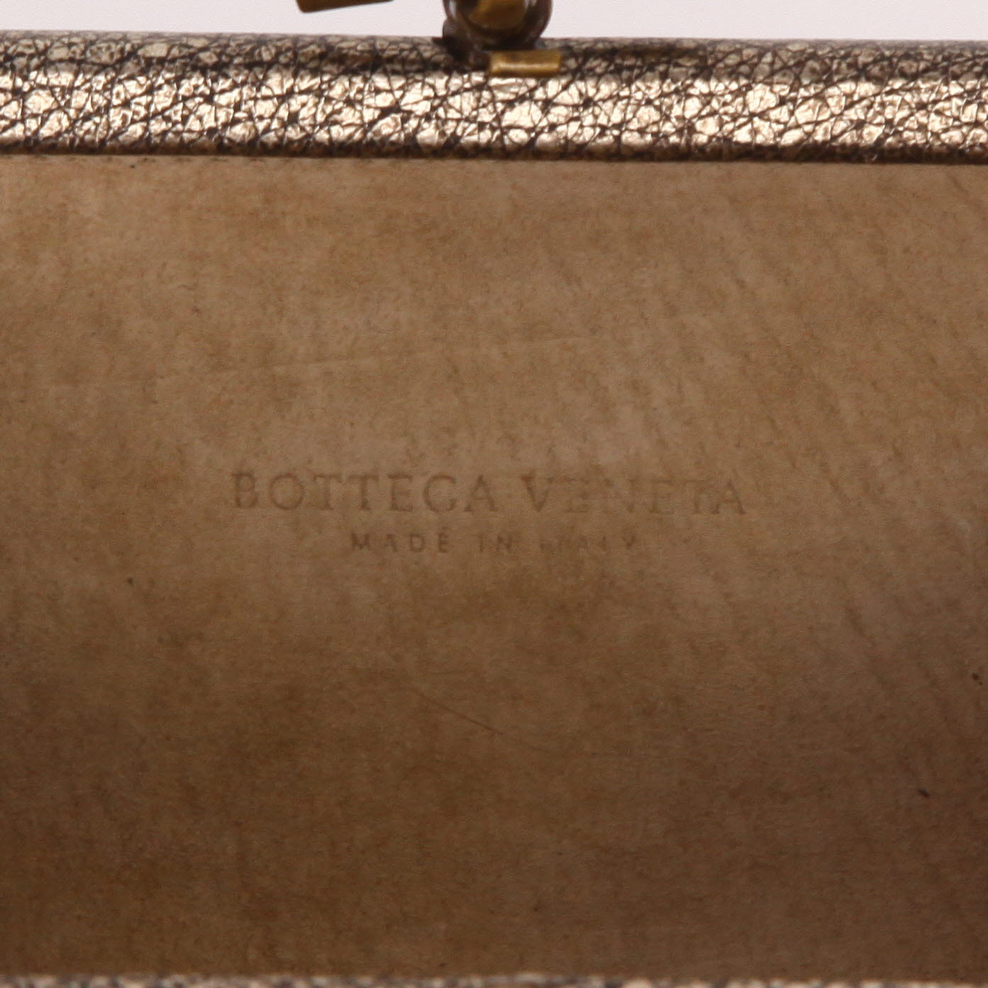 Bottega Veneta  Knot pouch  in golden brown braided leather - Detail D2