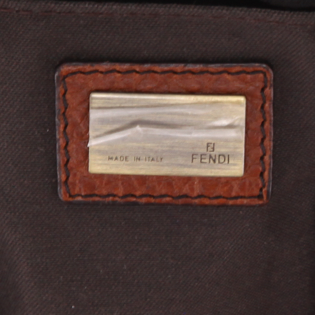 Fendi   handbag  in brown logo canvas  and brown leather - Detail D2