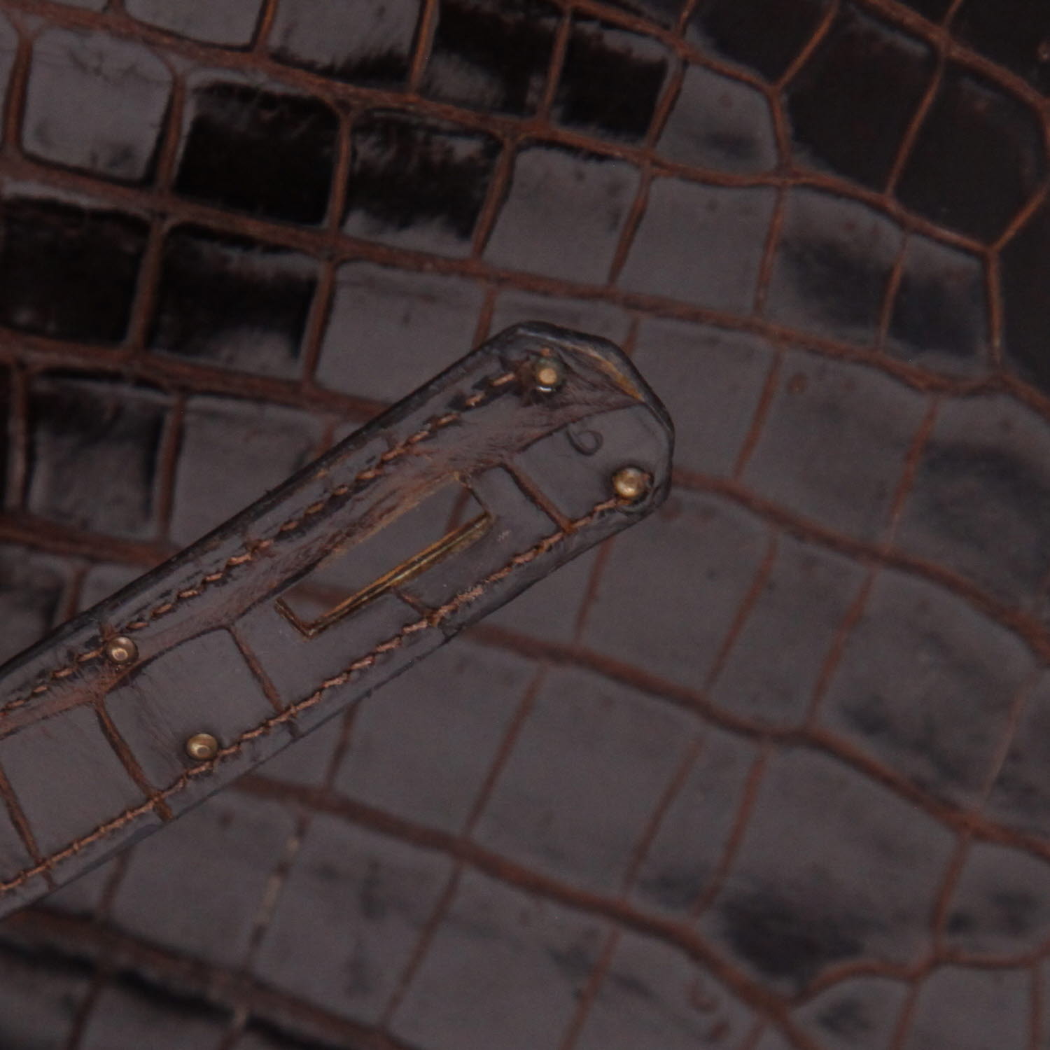 Sac à main Hermès  Kelly 35 cm en crocodile porosus marron - Detail D4