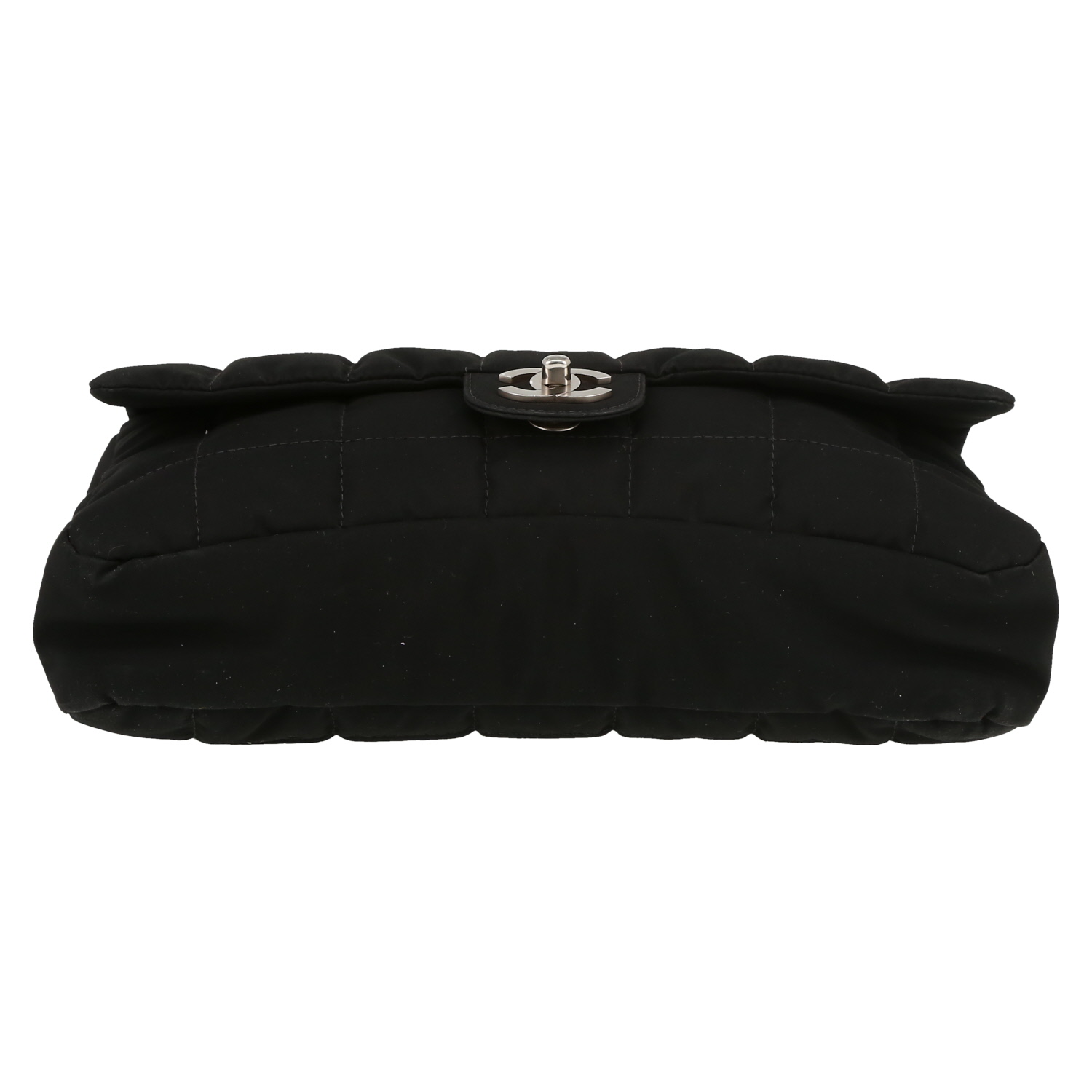 Sac à main Chanel Timeless Classic en toile nylon noire - Detail D1