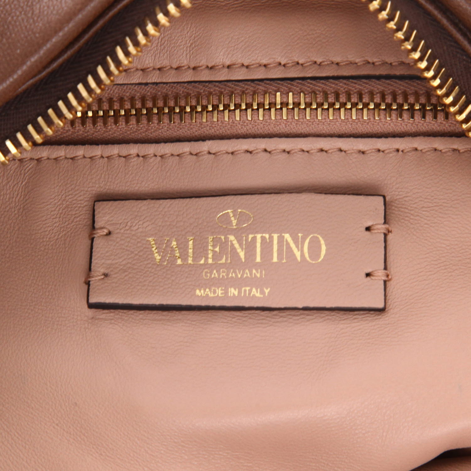Bolso de mano Valentino Garavani  Roman Stud en cuero marrón - Detail D2