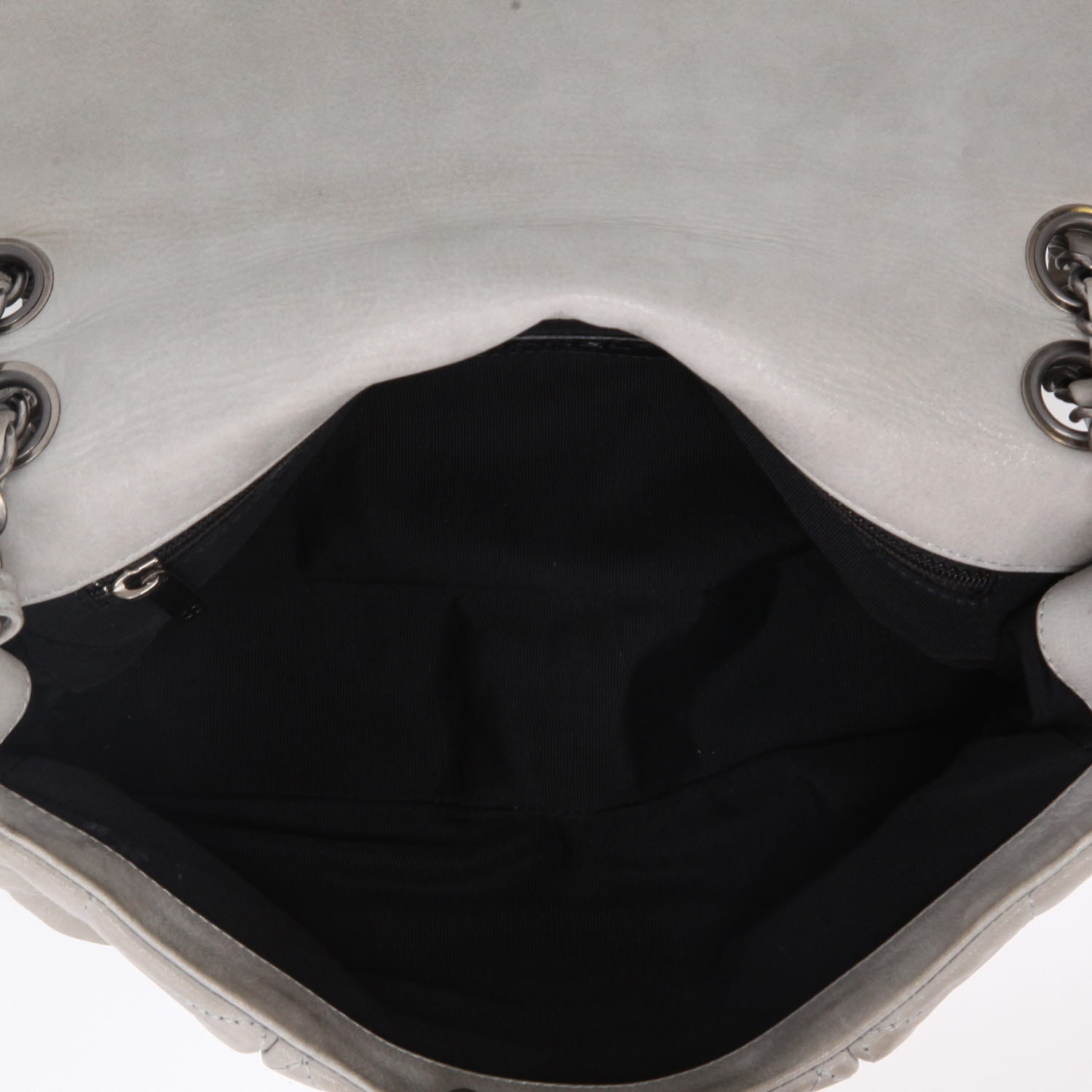 Bolso de mano Chanel  Timeless en cuero acolchado gris - Detail D3