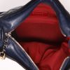 Sac bandoulière Chanel  Gabrielle  moyen modèle  en cuir matelassé bleu et cuir lisse noir - Detail D3 thumbnail