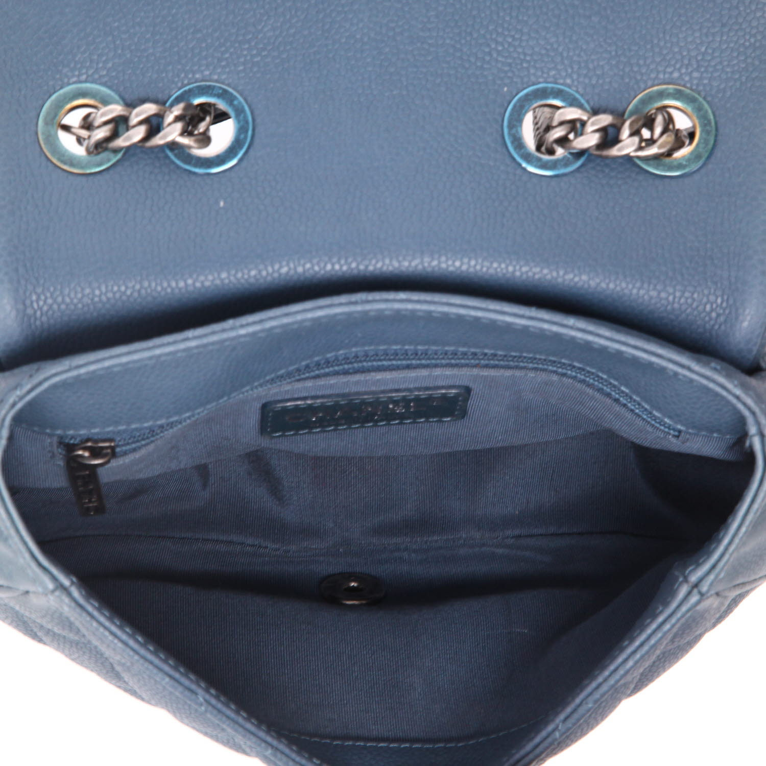 Borsa a tracolla Chanel   in pelle martellata e trapuntata blu - Detail D3
