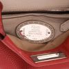 Fendi  Peekaboo Selleria medium model  shoulder bag  in red grained leather - Detail D2 thumbnail