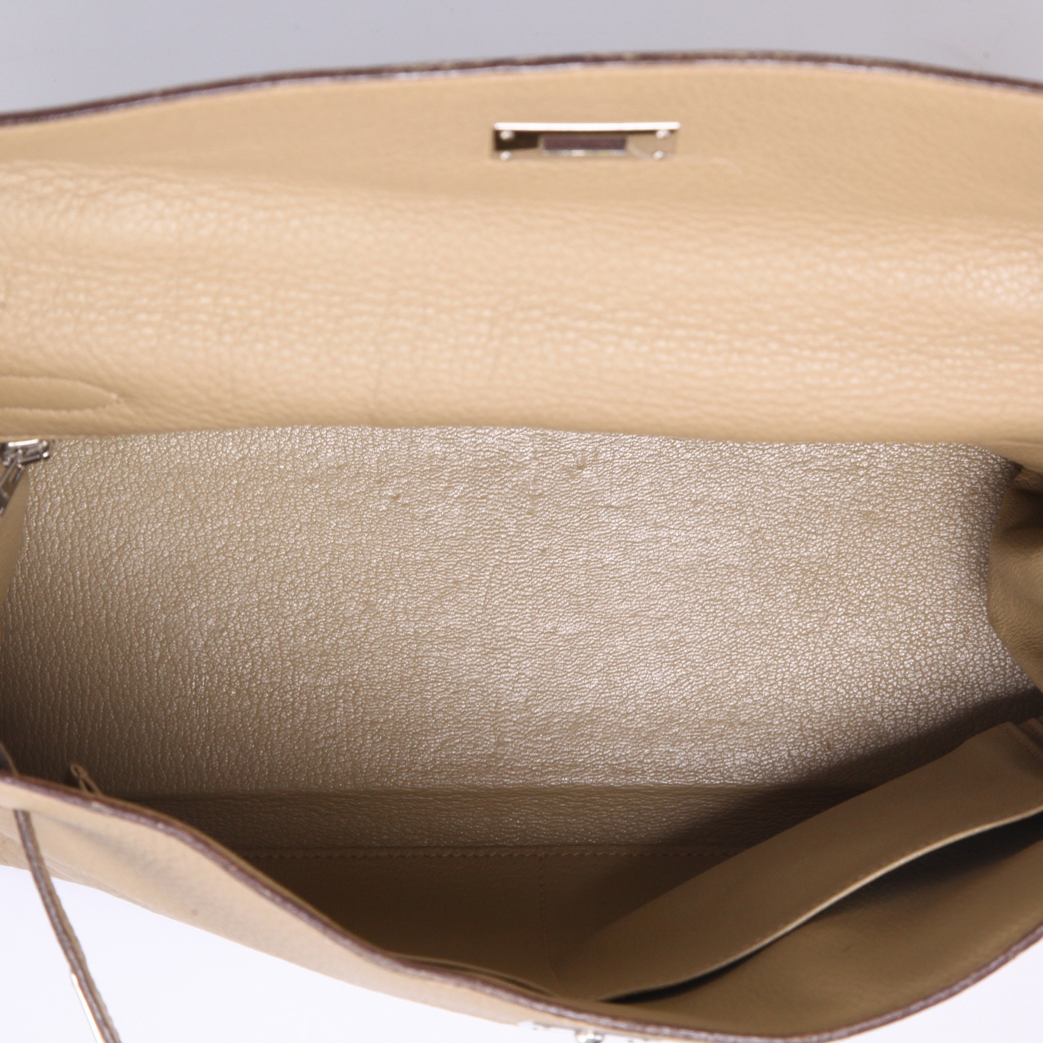 Borsa Hermès  Kelly 32 cm in pelle taurillon clemence beige - Detail D3