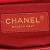 Sac bandoulière Chanel   en cuir rose - Detail D2 thumbnail