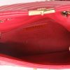Chanel   shoulder bag  in pink leather - Detail D3 thumbnail