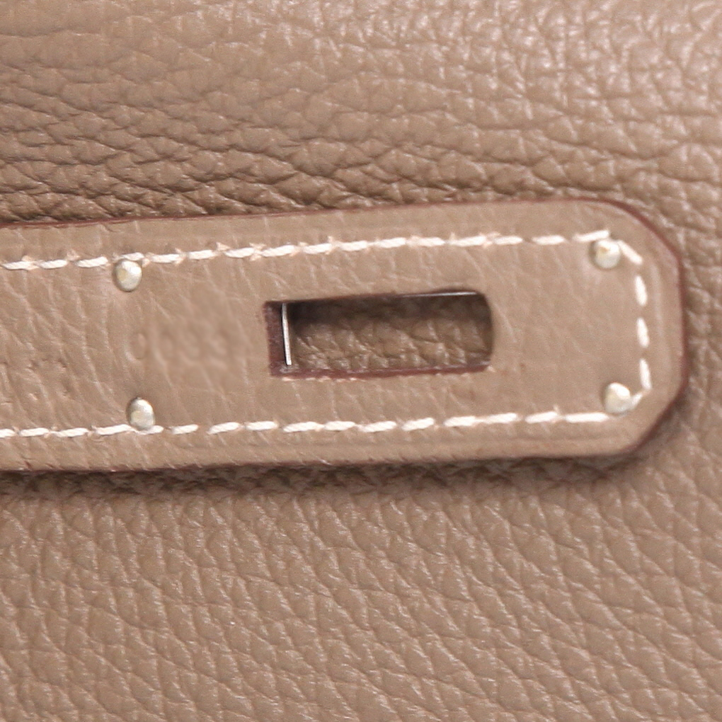 Hermès  Kelly 35 cm handbag  in etoupe togo leather - Detail D4
