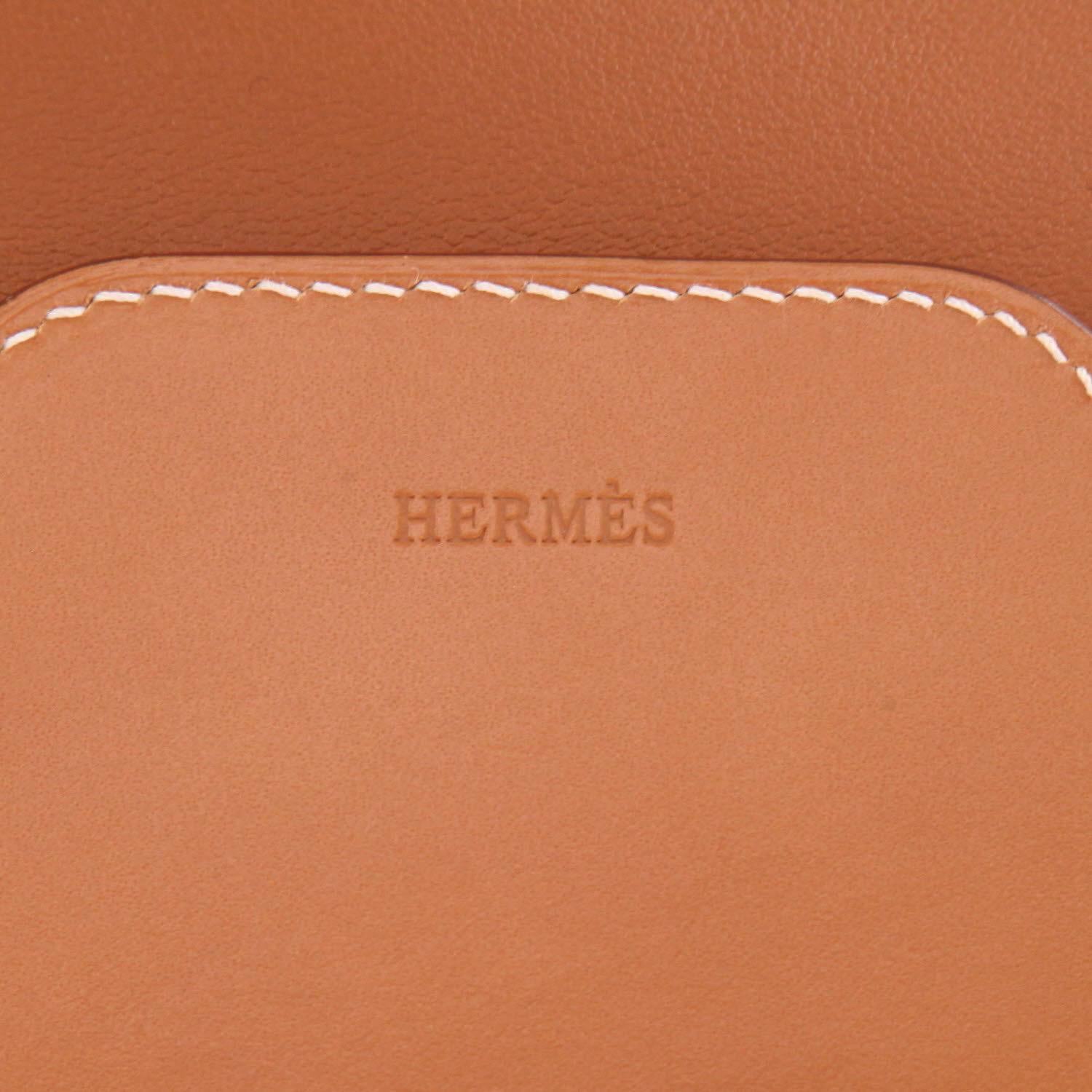 Sac porté épaule Hermès  Virevolte en cuir Swift gold et cuir naturel - Detail D2