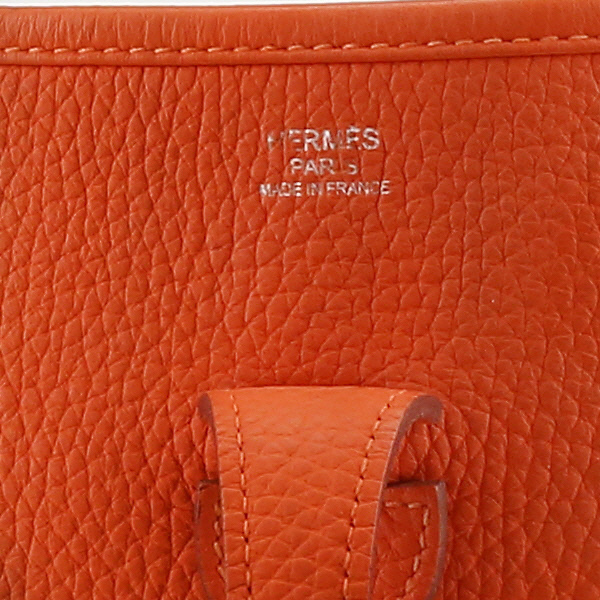 Hermès  Evelyne shoulder bag  in orange one tone  togo leather - Detail D2