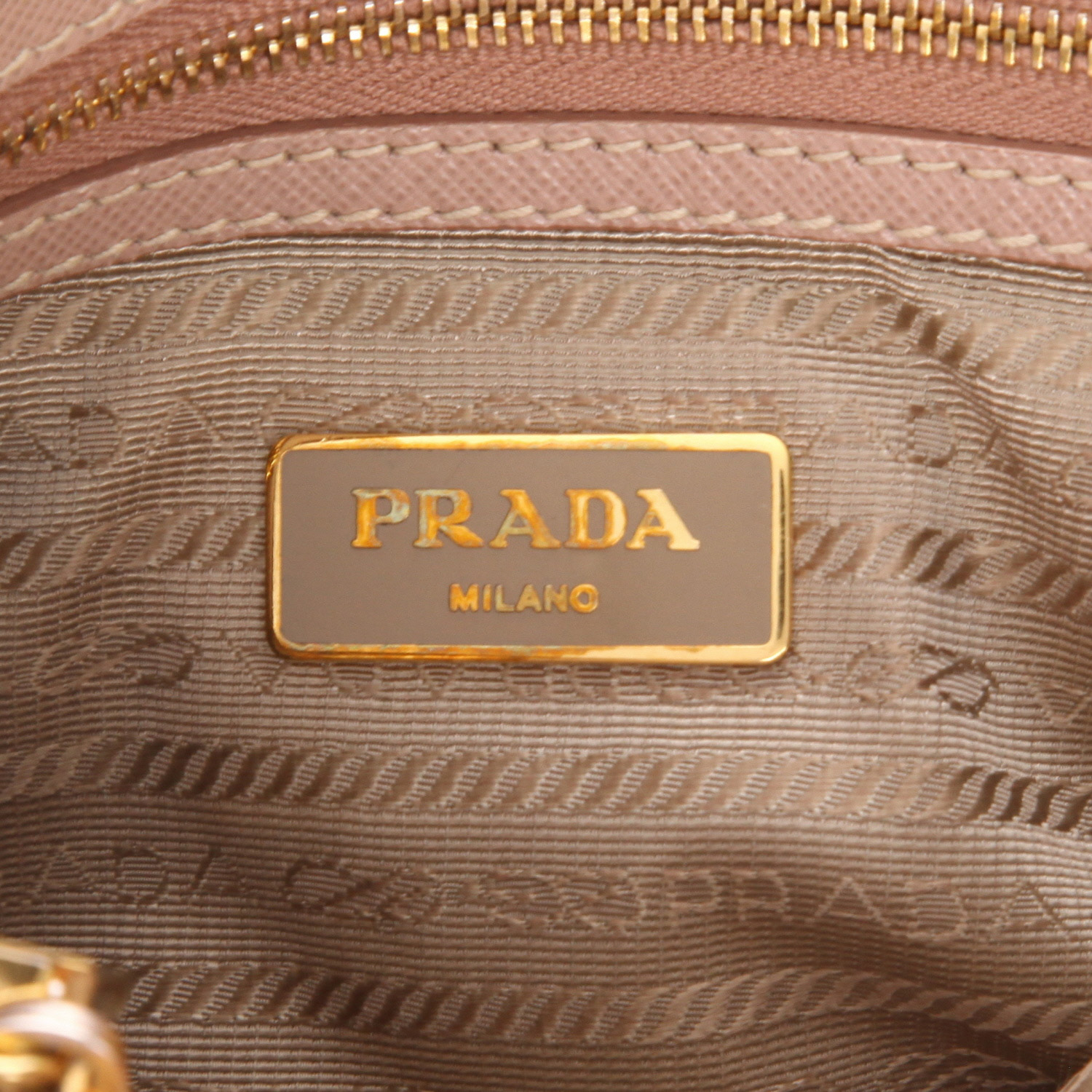Sac bandoulière Prada  Promenade en cuir saffiano uni-ton rose-poudre - Detail D2