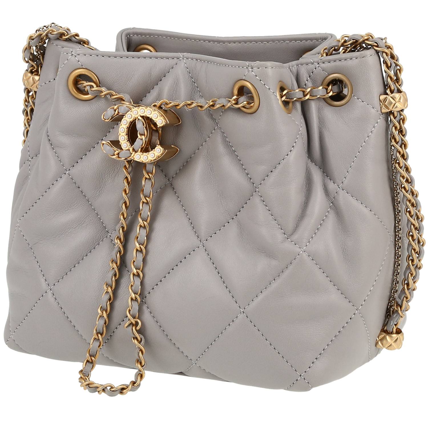 Chanel Seau handba  in grey quilted leather