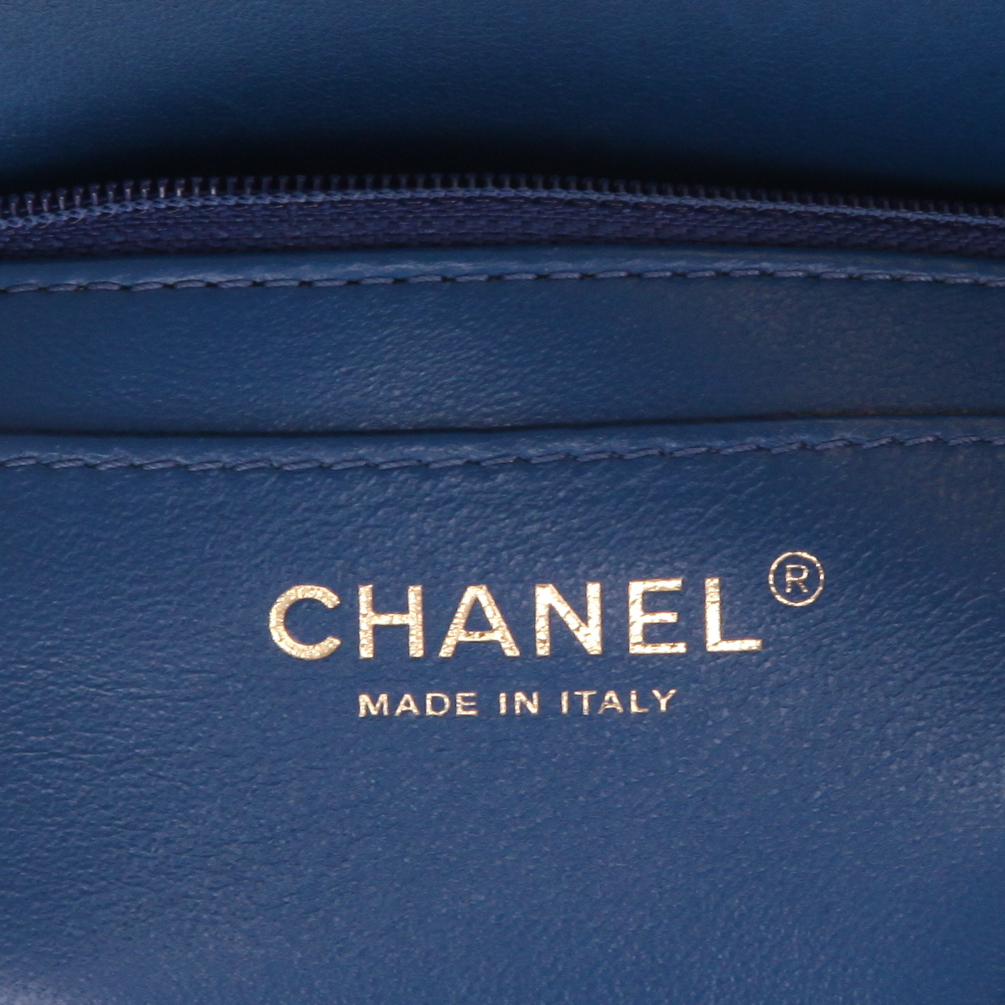 Borsa a tracolla Chanel   in pelle trapuntata a zigzag blu - Detail D2