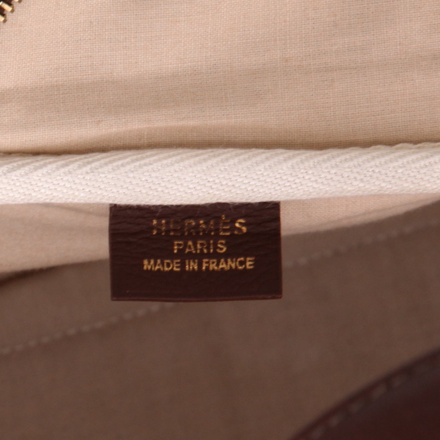 Sac de voyage Hermès  Victoria - Travel Bag en cuir togo bordeaux et toile beige - Detail D2