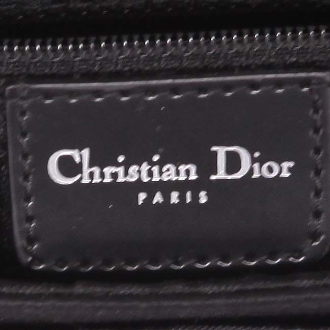 Bolso de mano Dior  Hardcore en satén negro - Detail D2
