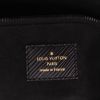 grande classico della maison Louis Vuitton è stata creata nel 1933 Louis Vuitton  Twist en cuir épi noir - Detail D2 thumbnail