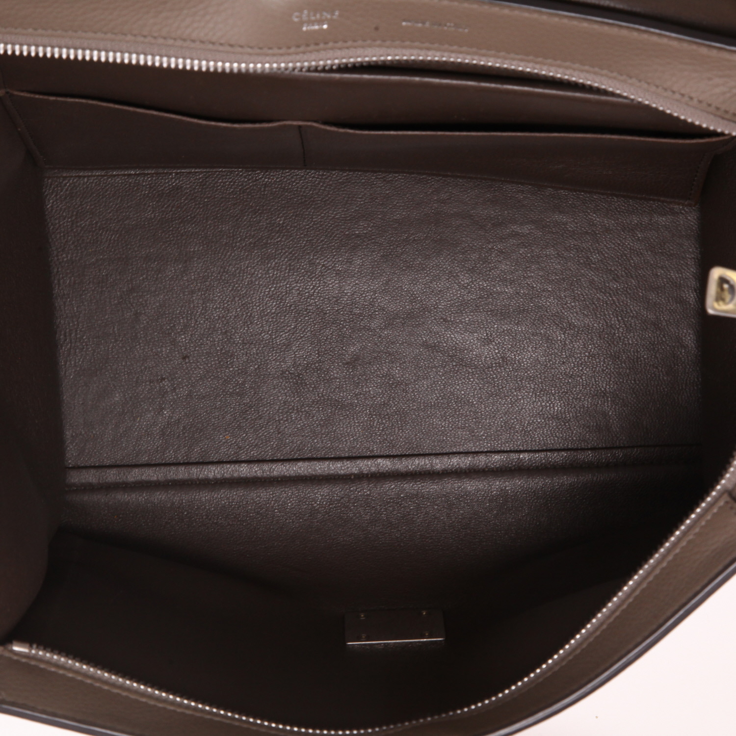 Sac à main Celine  Trapeze en cuir taupe et daim beige - Detail D3