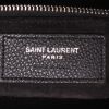 Bolso bandolera Saint Laurent  Rive Gauche en cuero granulado negro - Detail D2 thumbnail