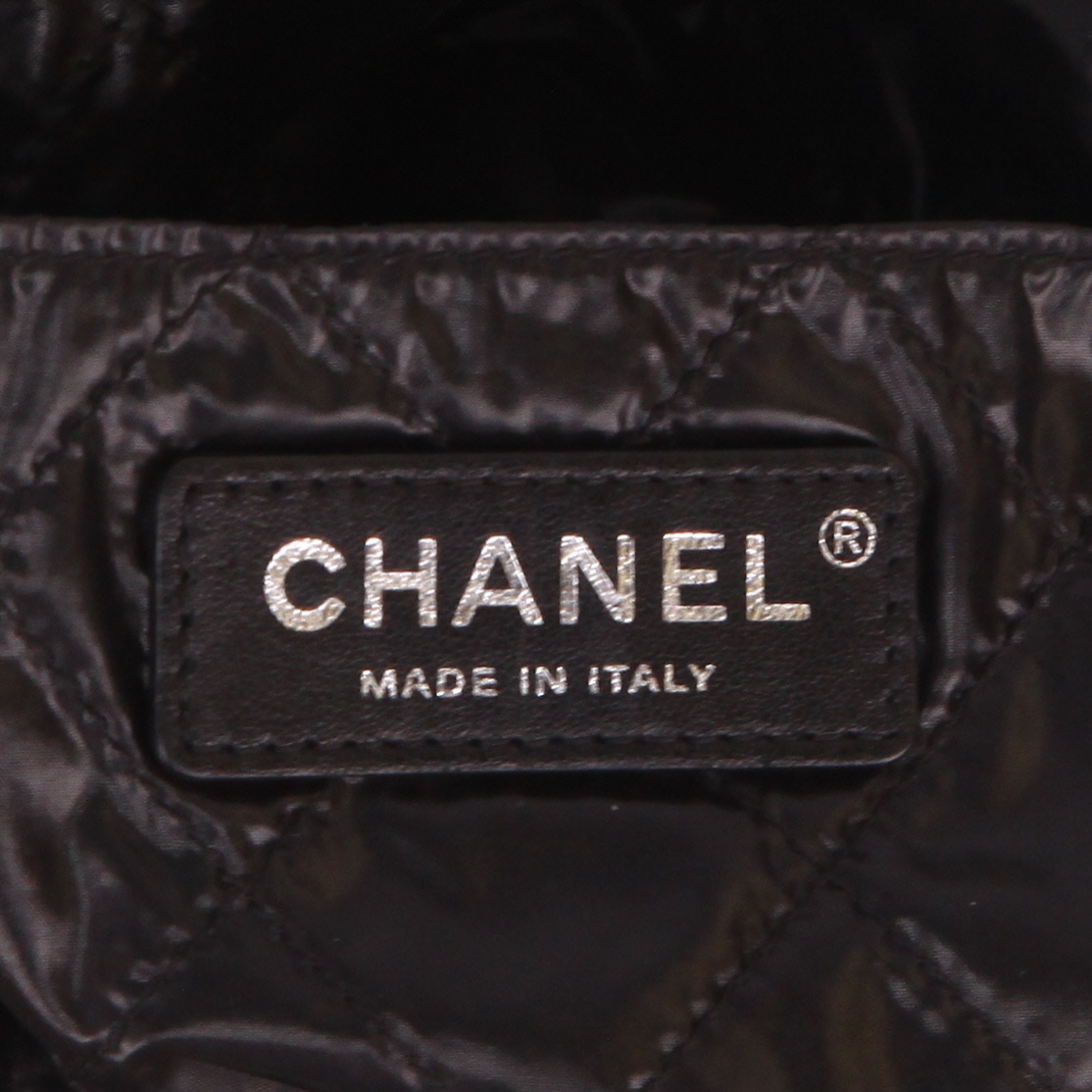 Sac cabas Chanel   en tweed multicolore à carreaux et cuir noir - Detail D2