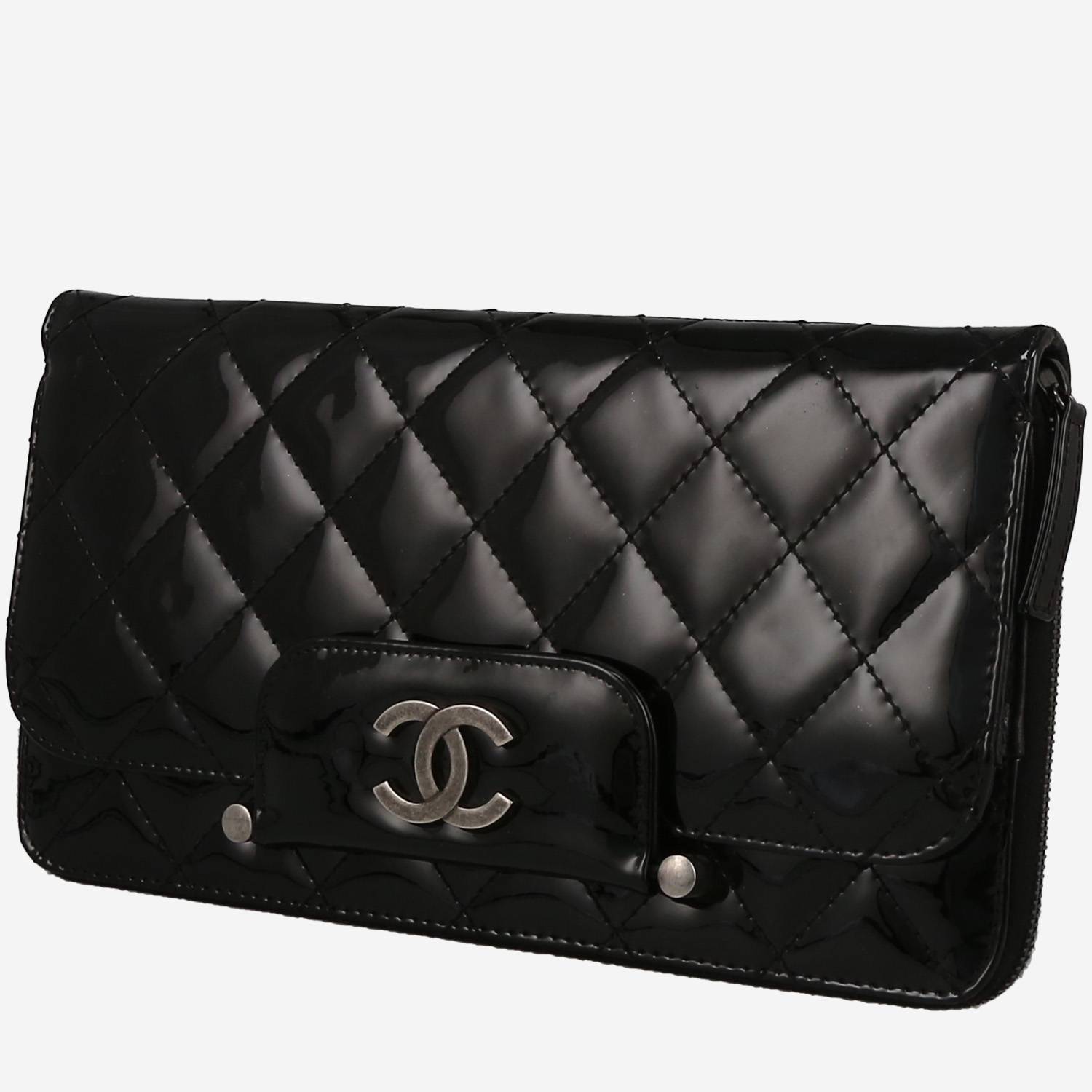 Bolsito de mano Chanel   en charol acolchado negro