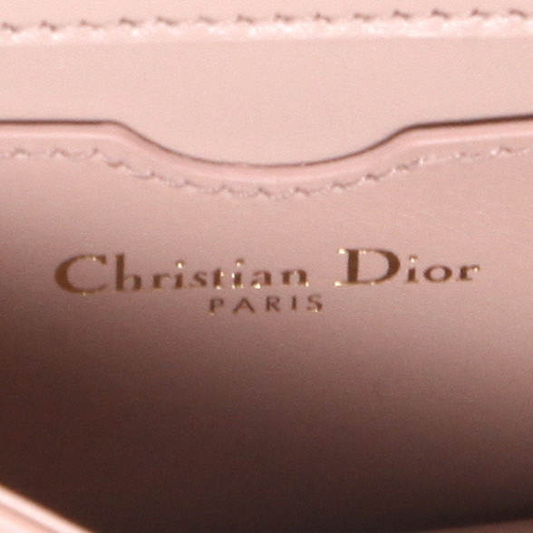 Dior  Abeille pouch  in powder pink leather - Detail D2