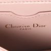 Bolsito de mano Dior  Abeille en cuero color rosa claro - Detail D2 thumbnail