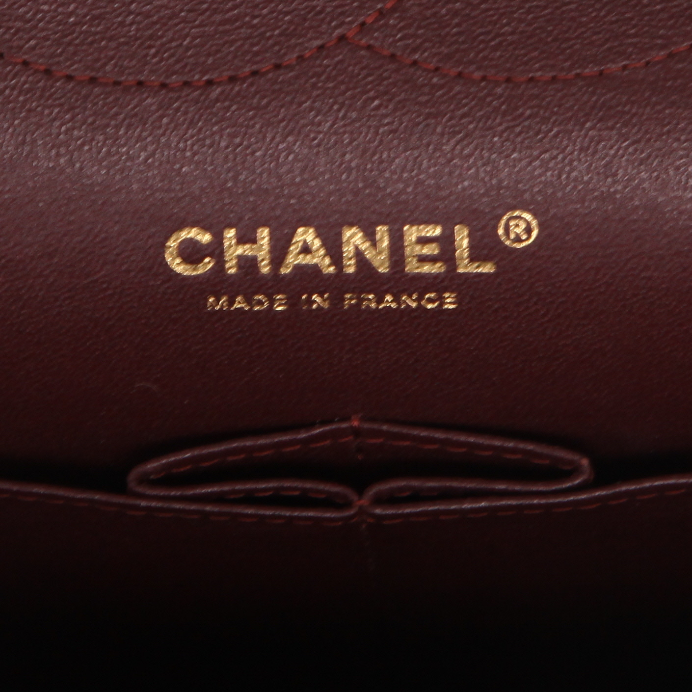 Chanel  Timeless Jumbo handbag  in black quilted grained leather - Detail D2