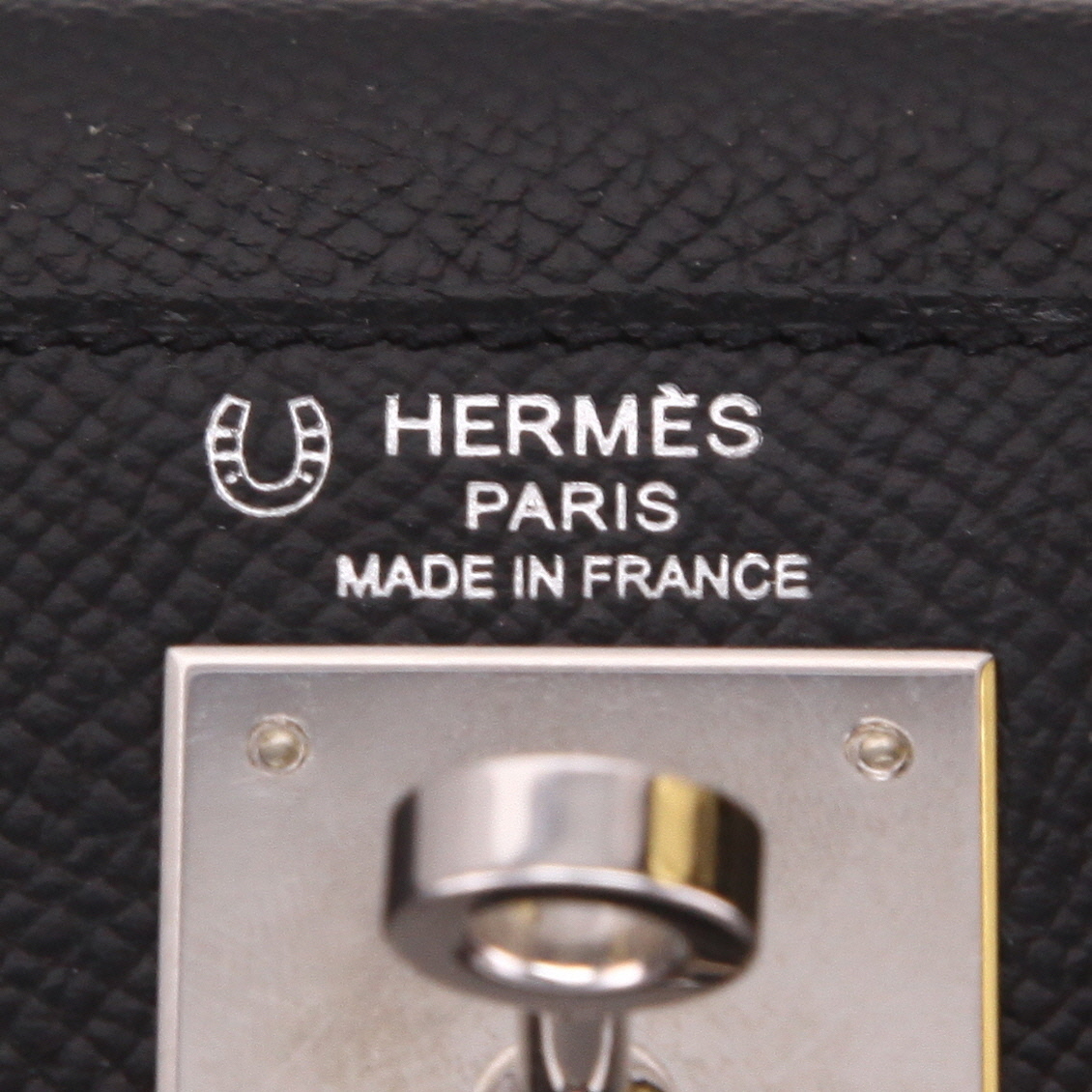 Sac à main Hermès  Kelly 28 cm en cuir epsom noir - Detail D2