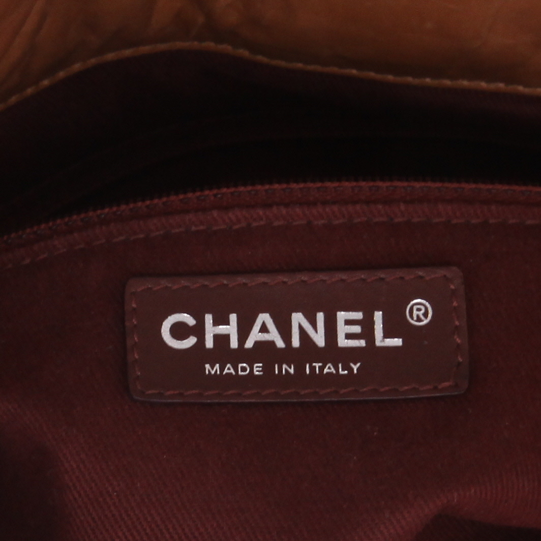 Shopping bag Chanel   in pelle trapuntata marrone - Detail D2