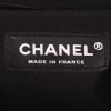 Bolso bandolera Chanel  Boy en cuero acolchado negro - Detail D2 thumbnail