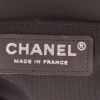 Chanel  Boy shoulder bag  in grey quilted grained leather - Detail D2 thumbnail