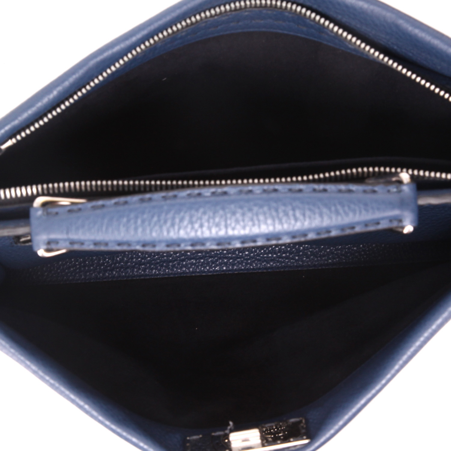 Fendi  Peekaboo large model  shoulder bag  in blue grained leather - Detail D3