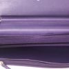 Sac bandoulière Chanel  Wallet on Chain en cuir matelassé violet - Detail D3 thumbnail