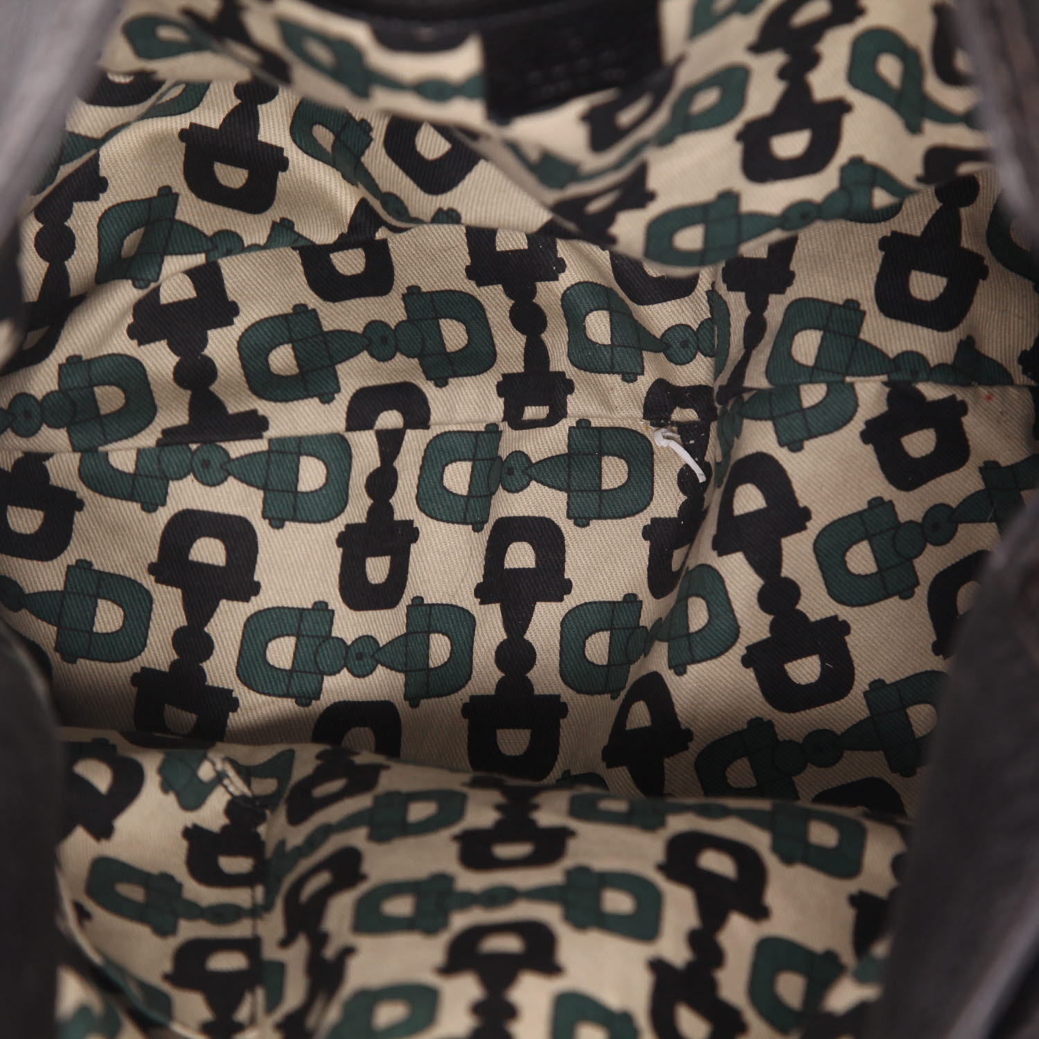 Sac à main Gucci  Indy en cuir grainé marron - Detail D3