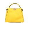 Bolso de mano Fendi  Peekaboo ISeeU modelo pequeño  en cuero amarillo - 360 thumbnail