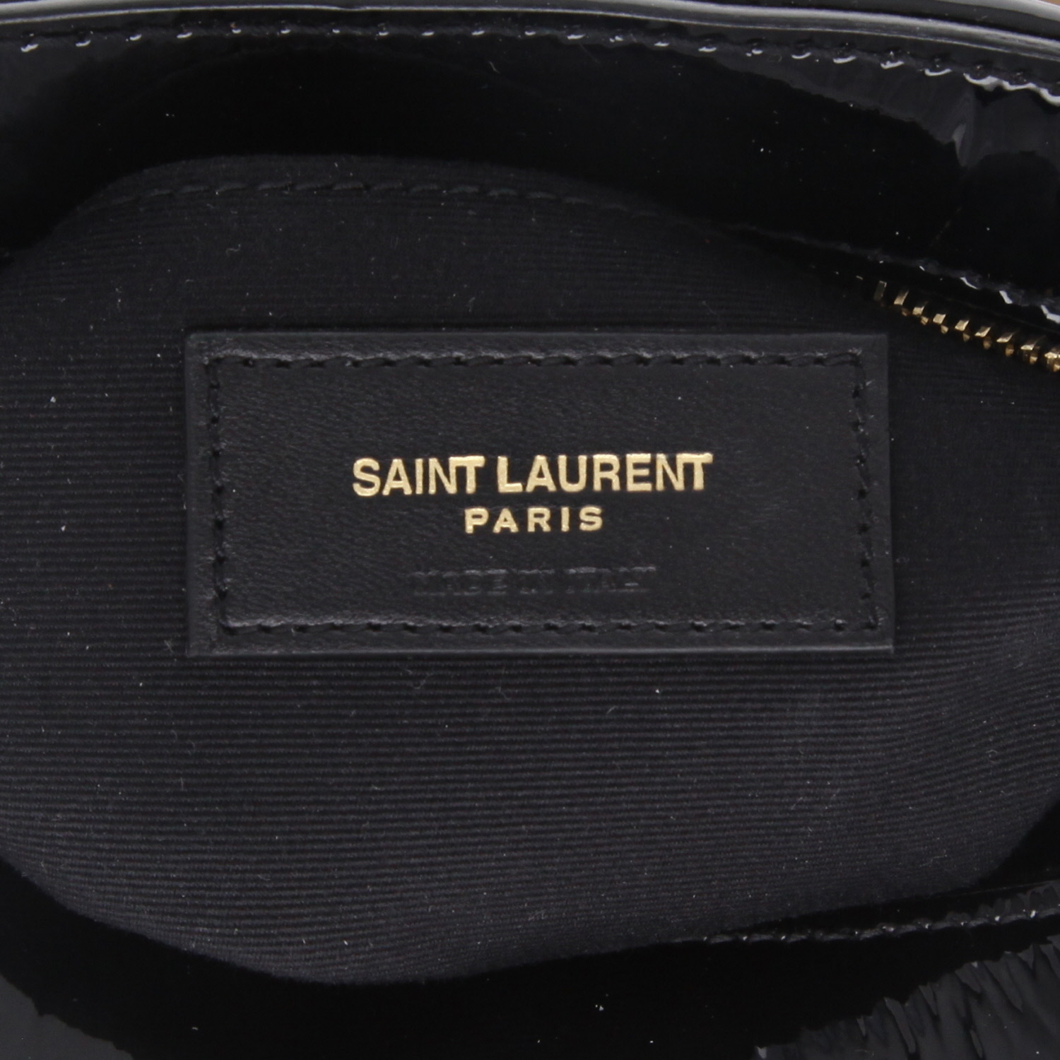 Sac bandoulière Saint Laurent  Vicky en cuir verni noir - Detail D2