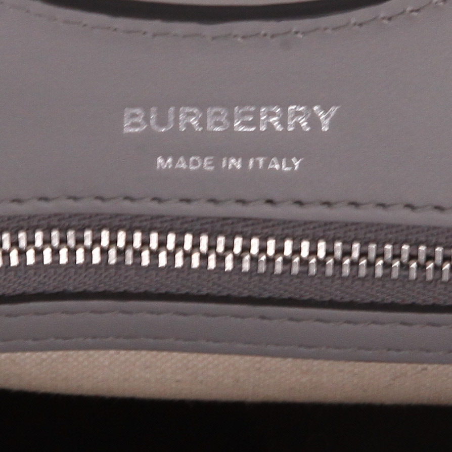 Sac à main Burberry  Pocket petit modèle  en toile grise et rose et cuir gris - Detail D2