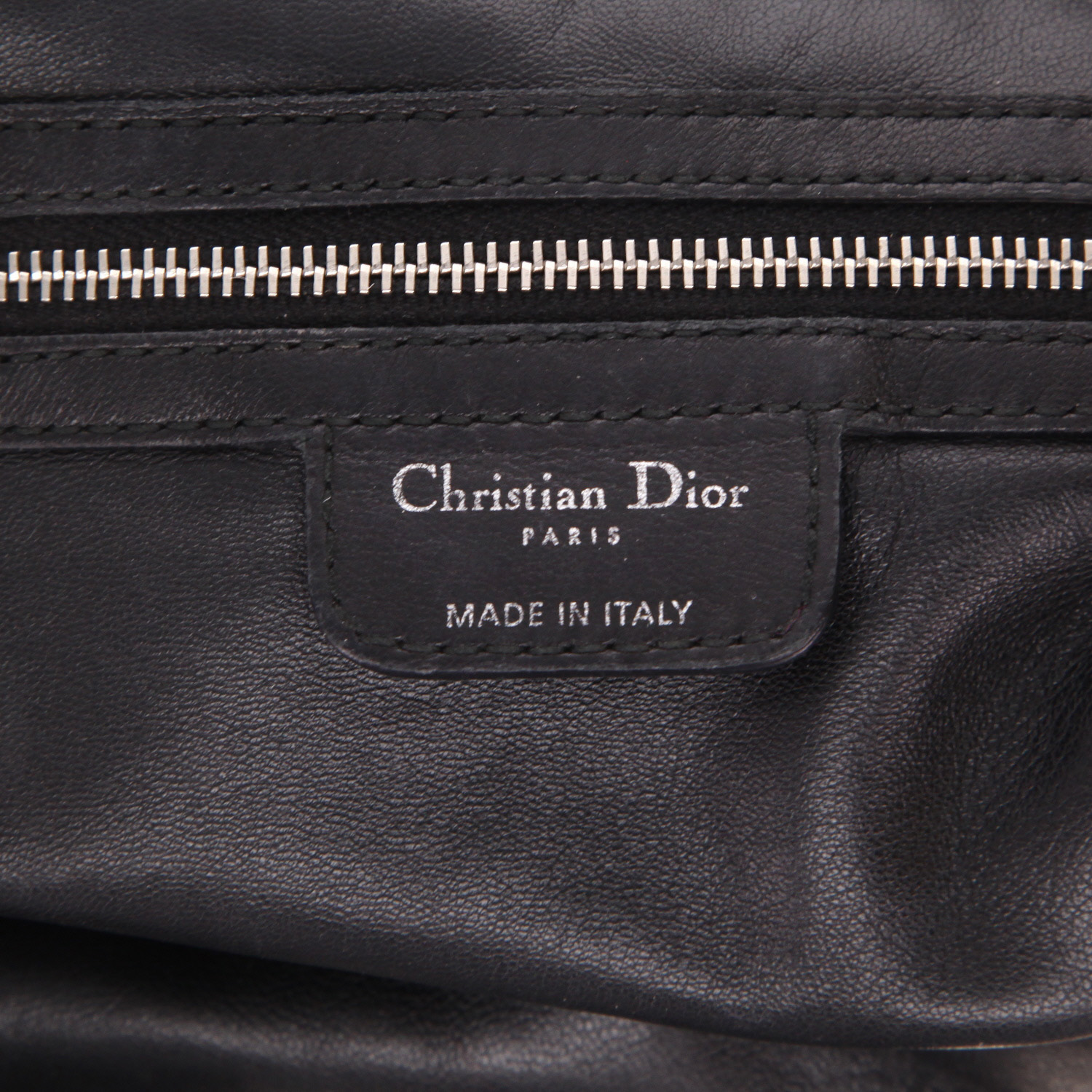 Bolso Cabás Dior  Dior Soft en cuero negro - Detail D2