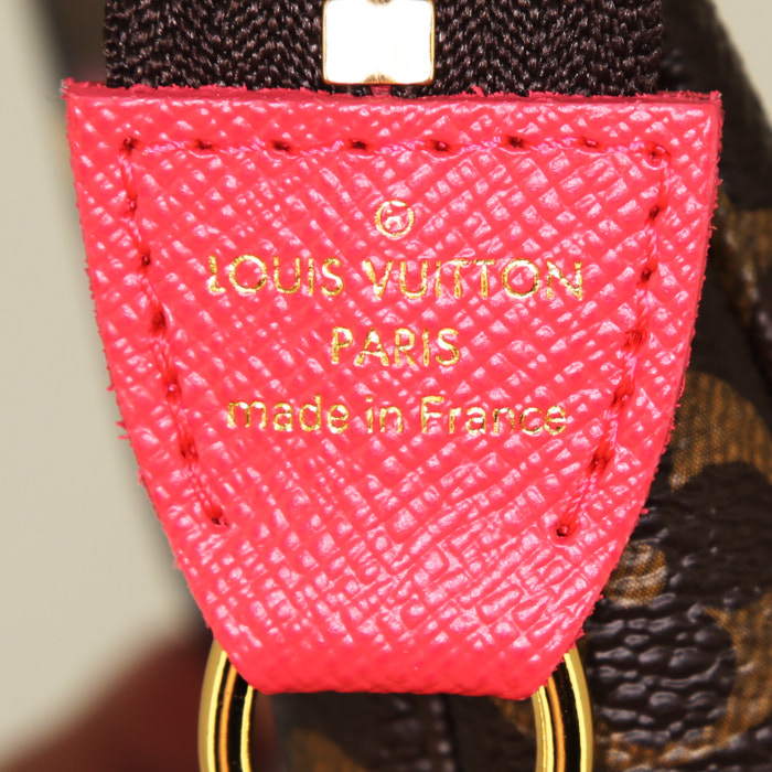 Louis Vuitton  Pochette accessoires pouch  in brown monogram canvas  and natural leather - Detail D3