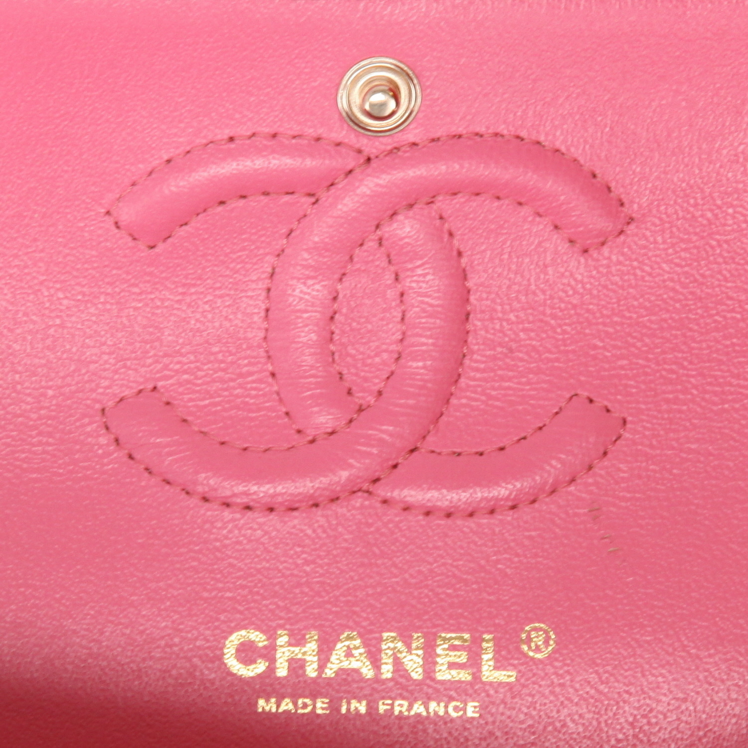 Bolso bandolera Chanel  Timeless Petit en cuero acolchado rosa - Detail D2