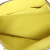 Sac à main Louis Vuitton  Alma grand modèle  en cuir épi jaune - Detail D3 thumbnail