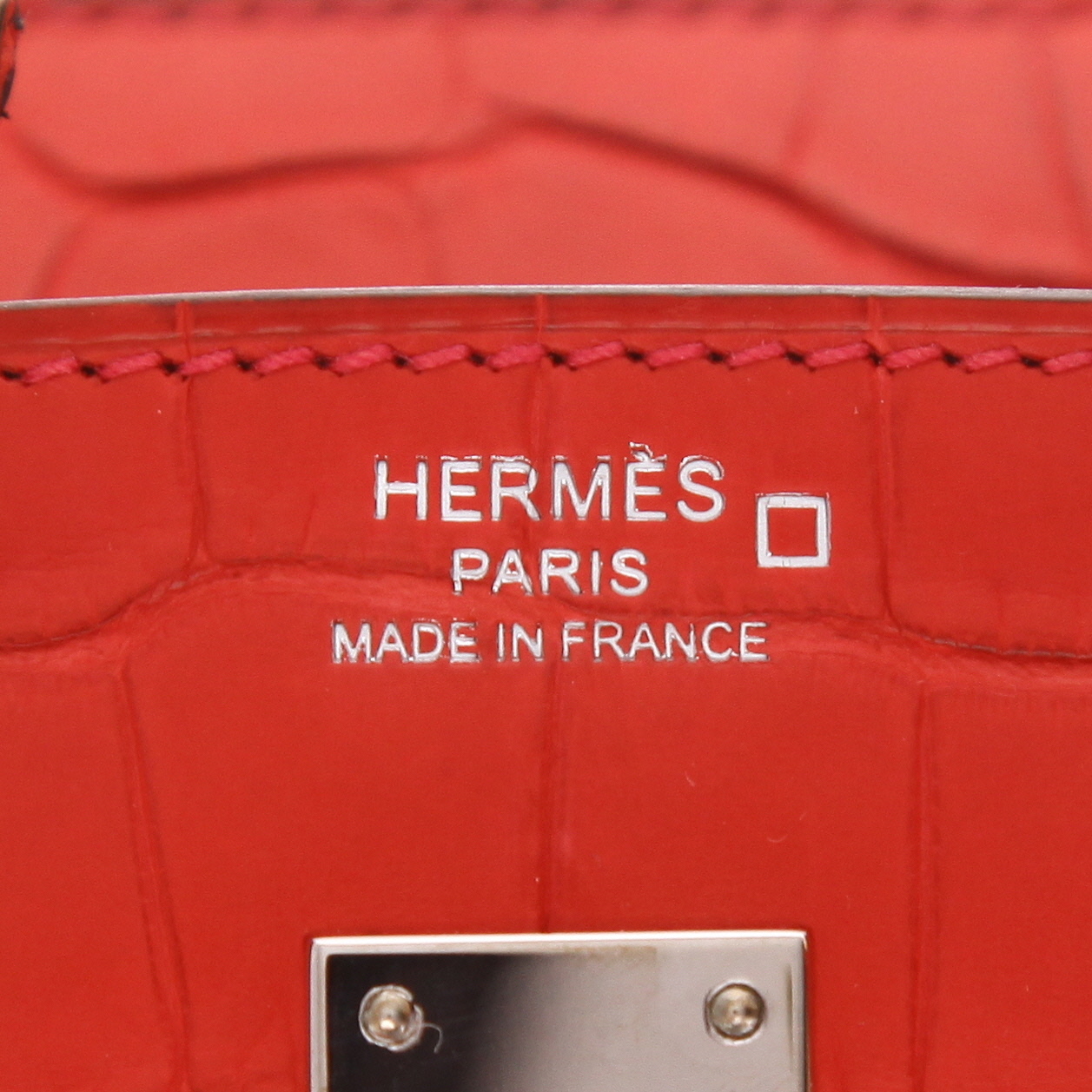 Bolso de mano Hermès  Birkin 25 cm en aligátor rojo Geranium - Detail D2