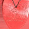 Sac de voyage Louis Vuitton  Keepall 60 en cuir épi rouge - Detail D6 thumbnail