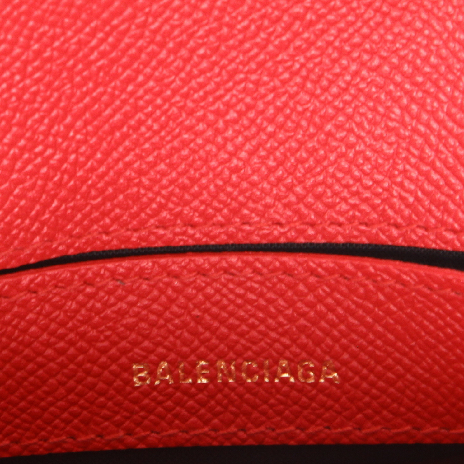 Balenciaga  Ville Top Handle mini  shoulder bag  in red grained leather - Detail D2